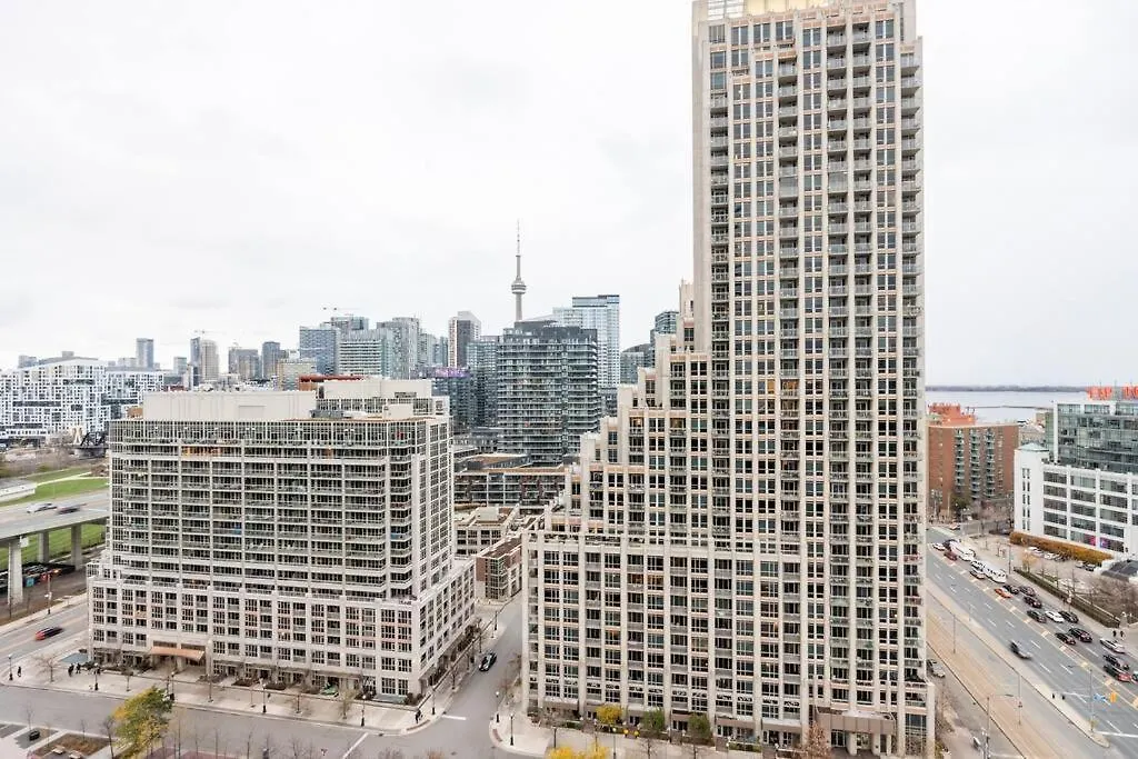1 Bdrm Condo With Lakeshore Views Free Parking In Downtown Toronto Kanada