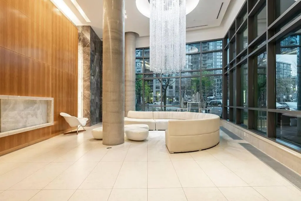 1 Bdrm Condo With Lakeshore Views Free Parking In Downtown Toronto