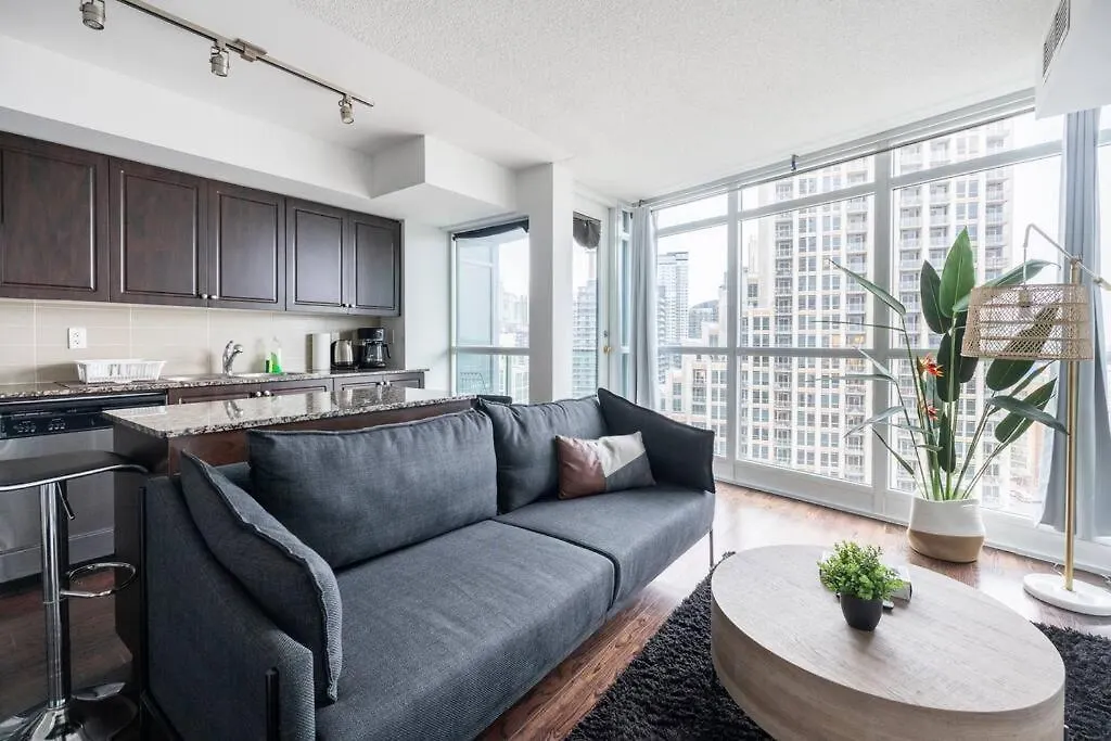 1 Bdrm Condo With Lakeshore Views Free Parking In Downtown Toronto Canada